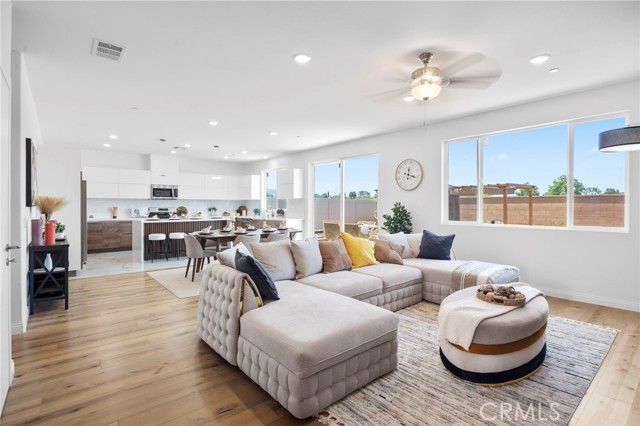 Detail Gallery Image 5 of 55 For 14425 Buvan Ct, Moreno Valley,  CA 92555 - 5 Beds | 3/1 Baths
