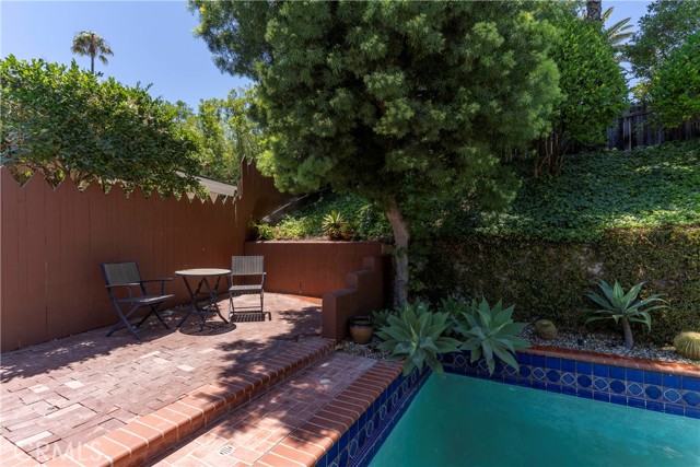 22608 Crespi Street, Woodland Hills CA: https://media.crmls.org/medias/211b5316-8e8b-4b91-bf76-53a6772b64d5.jpg