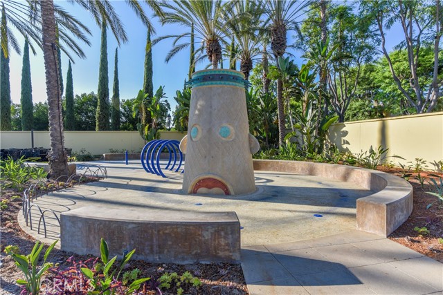 80 Great, Irvine CA: https://media.crmls.org/medias/211c4dea-4a38-4f64-8e23-5f1855021026.jpg
