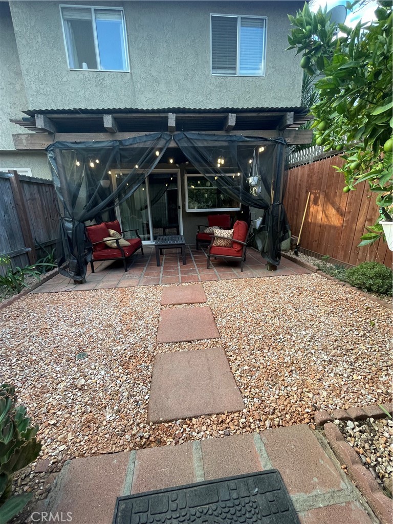 https://media.crmls.org/medias/211d19c1-7703-46c4-9c60-a7da094ce5fe.jpg?preset=X-Large