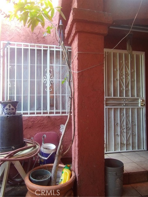 Detail Gallery Image 7 of 14 For 8310 S Broadway, Los Angeles,  CA 90003 - – Beds | – Baths