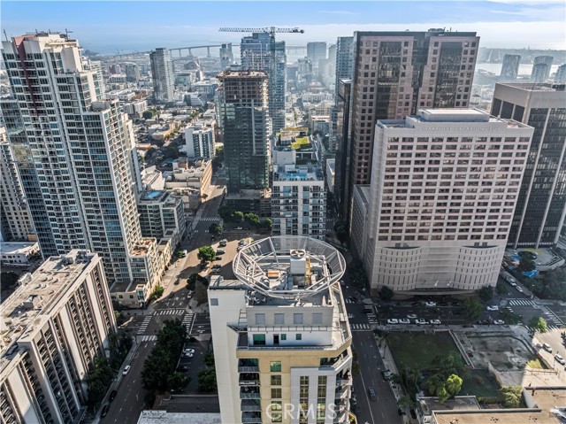 801 Ash Street, San Diego CA: https://media.crmls.org/medias/211d59aa-1f34-4250-90cb-b6c42f4efa73.jpg