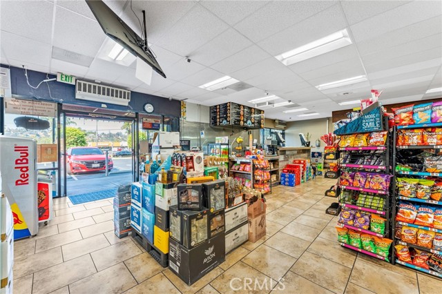 3200 Mission Avenue, Oceanside CA: https://media.crmls.org/medias/211d6d71-1ff7-403b-9427-dca7f7cb9e65.jpg