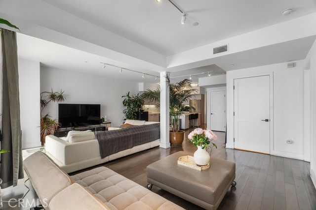 Detail Gallery Image 3 of 25 For 1817 Prosser Ave #503,  Los Angeles,  CA 90025 - 2 Beds | 2 Baths