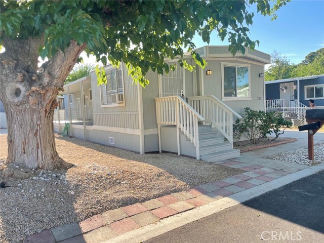 Detail Gallery Image 1 of 10 For 43850 20th St #211,  Lancaster,  CA 93535 - 2 Beds | 1 Baths