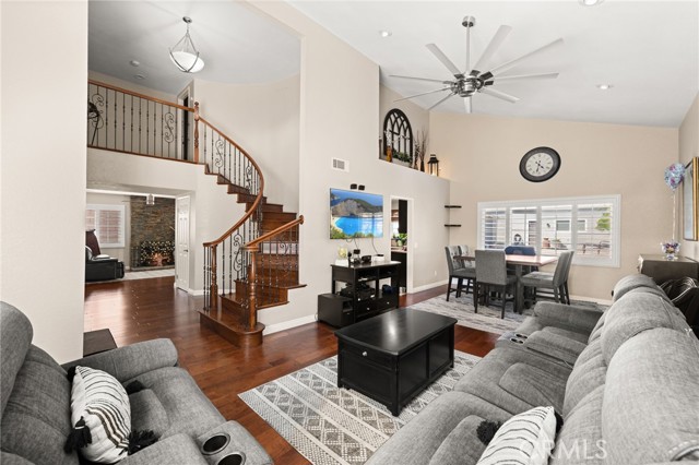 40 Country Wood Drive, Phillips Ranch CA: https://media.crmls.org/medias/211ecdcd-885a-4d16-bb62-1771c1ad58e6.jpg