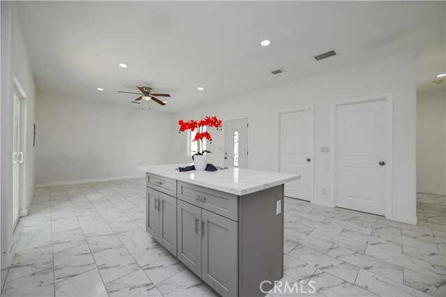 Detail Gallery Image 11 of 25 For 10498 Mull Ave, Riverside,  CA 92505 - 3 Beds | 2 Baths