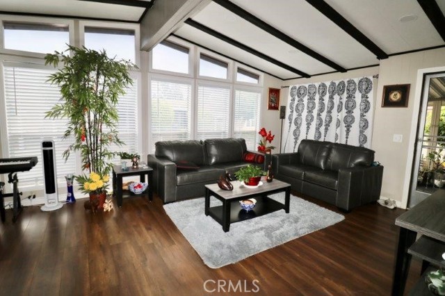 731 Glenlake Drive, Placentia CA: https://media.crmls.org/medias/211f5e5b-a118-42c8-82c8-a1485b2775f8.jpg