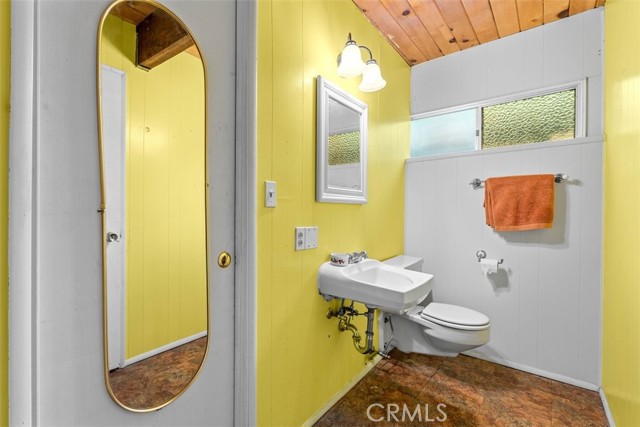 Detail Gallery Image 13 of 24 For 26305 Jacqueline Rd, Twin Peaks,  CA 92391 - 2 Beds | 2 Baths