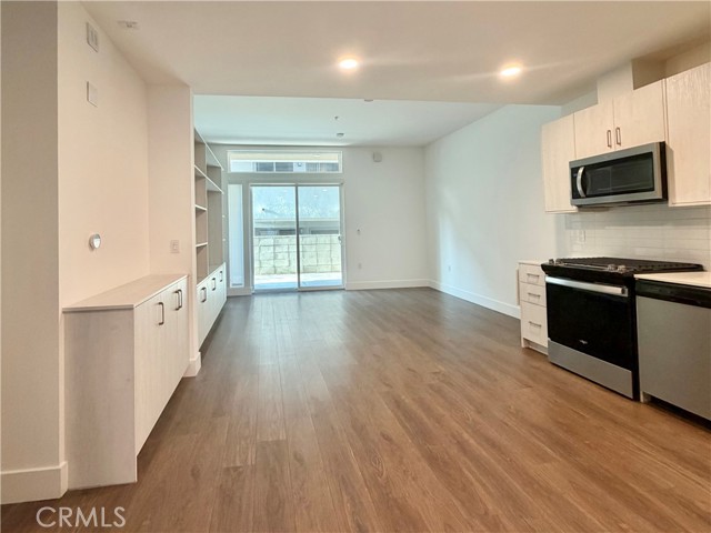 Image 1 for 709 E Walnut Street #222