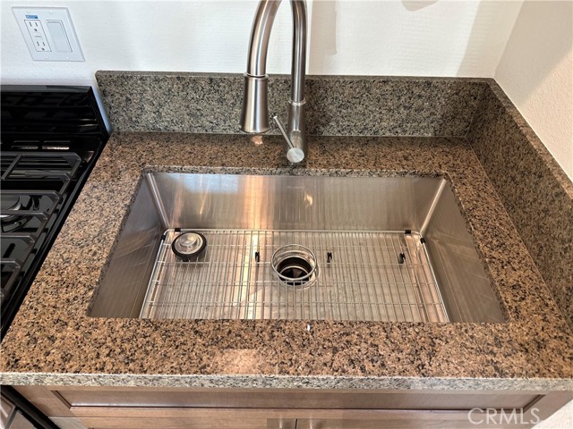6646 Neddy Avenue, West Hills CA: https://media.crmls.org/medias/21203529-a5c6-4351-af48-44d3843108c3.jpg