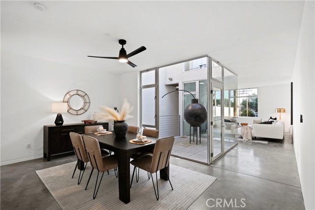 1121 Abbot Kinney Boulevard, Venice CA: https://media.crmls.org/medias/21209c0c-f460-40cb-92fb-efed64bdb12d.jpg