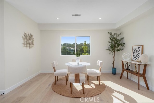 3722 Lomitas Drive, Los Angeles CA: https://media.crmls.org/medias/21212a09-6a6d-434d-857b-8e3c0a484be5.jpg