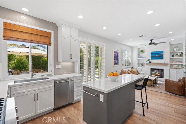 27811 Bloomfield Court, Valencia CA: https://media.crmls.org/medias/212232a7-6877-4258-bee8-6e6e8d416624.jpg