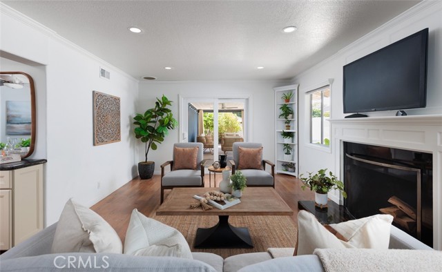 2119 E Denise Avenue, Orange CA: https://media.crmls.org/medias/2122c7b6-a2f8-479e-843f-8582f851524d.jpg