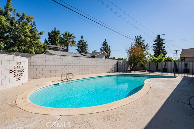 Detail Gallery Image 25 of 29 For 16023 Kingsbury St, Granada Hills,  CA 91344 - 3 Beds | 2 Baths