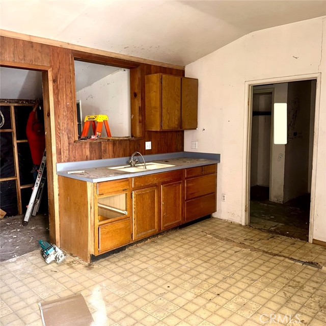 505 W 9th Street, Chico CA: https://media.crmls.org/medias/21242883-ac7e-415d-9796-c8e3293ecc4a.jpg