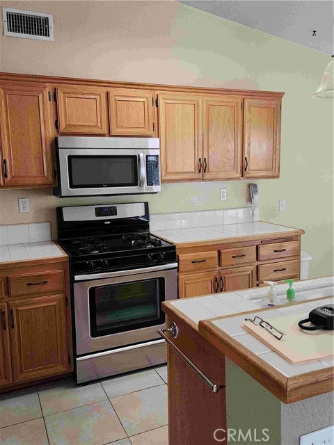 Detail Gallery Image 17 of 28 For 856 Harrow, Hemet,  CA 92545 - 3 Beds | 2 Baths