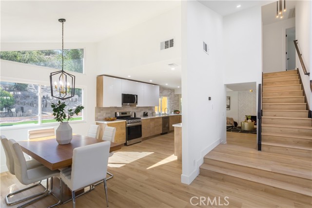 Detail Gallery Image 9 of 52 For 8043 Hillandale Dr, San Diego,  CA 92120 - 4 Beds | 2/1 Baths