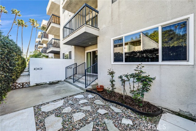 Detail Gallery Image 21 of 27 For 497 S El Molino #106,  Pasadena,  CA 91101 - 2 Beds | 2 Baths