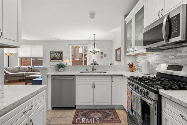 Detail Gallery Image 9 of 30 For 17823 Poplar Court, Carson,  CA 90746 - 3 Beds | 3 Baths