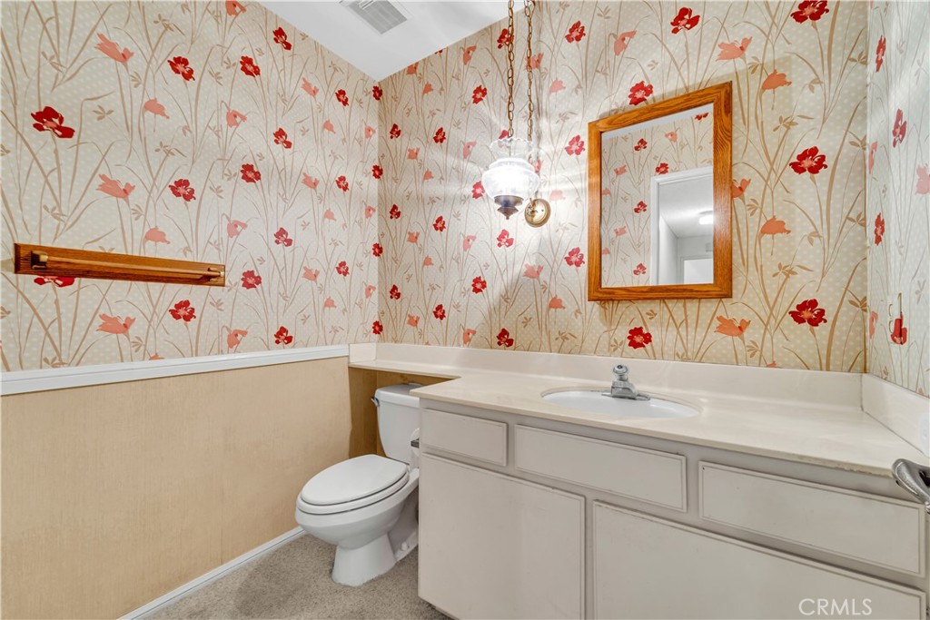 https://media.crmls.org/medias/2126423d-4831-403d-b146-2ddf9d6547e9.jpg?preset=X-Large
