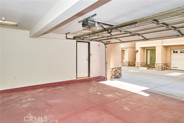 717 Arcadia Avenue, Arcadia CA: https://media.crmls.org/medias/21268e25-f14c-44a4-9b73-bef6cea287ba.jpg