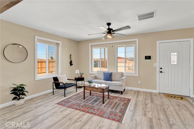 29246 Radio Rd, Barstow CA: https://media.crmls.org/medias/21275de4-c777-419f-9e99-cde26484162c.jpg