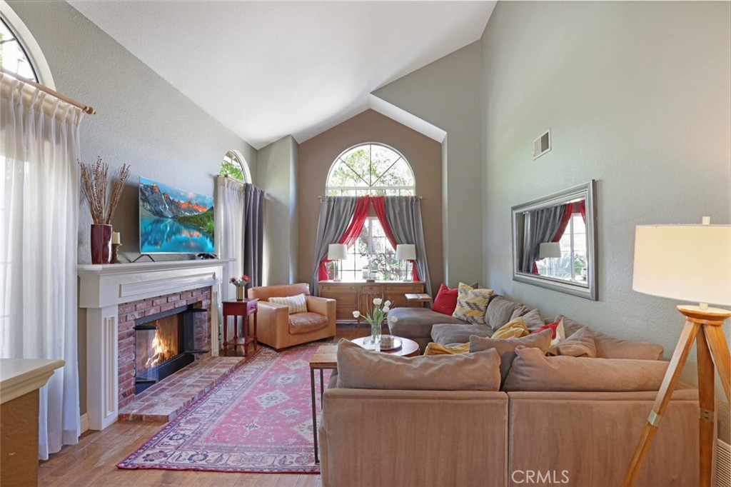 MLS #OC25218182 image #26