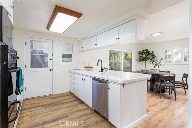 2127b321 Ba0a 4a74 84cf 27c49b8c1f08