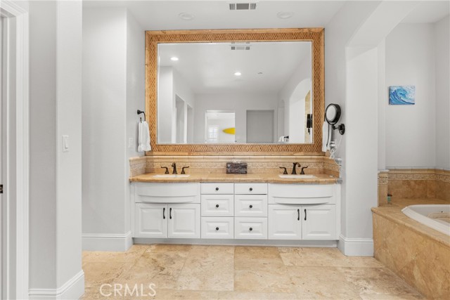 137 Beachcomber Drive, Pismo Beach CA: https://media.crmls.org/medias/2128c855-ca28-45f7-aff3-27578e3002cf.jpg
