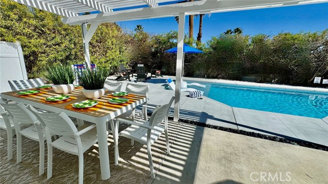 Detail Gallery Image 11 of 40 For 2004 Nicola, Palm Springs,  CA 92262 - 4 Beds | 2 Baths