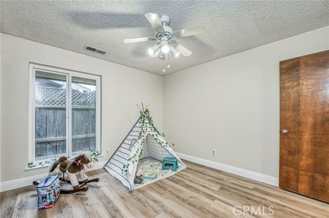 Detail Gallery Image 11 of 25 For 690 W Fremont Ave, Fresno,  CA 93704 - 3 Beds | 2 Baths