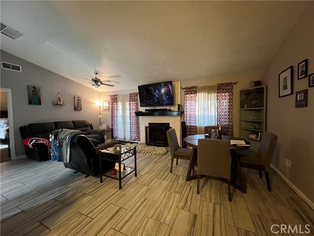 Detail Gallery Image 4 of 16 For 11275 Hess Bld, Morongo Valley,  CA 92256 - 3 Beds | 2 Baths