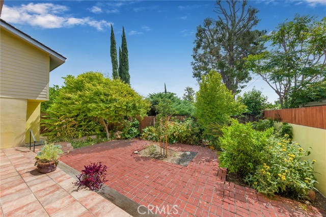 Detail Gallery Image 19 of 23 For 8924 Chimineas Ave, Northridge,  CA 91325 - 4 Beds | 2 Baths