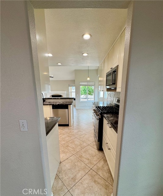 25665 Sierra Leone Court, Moreno Valley CA: https://media.crmls.org/medias/212bbf2b-25c5-4582-b906-77a4c5c17297.jpg