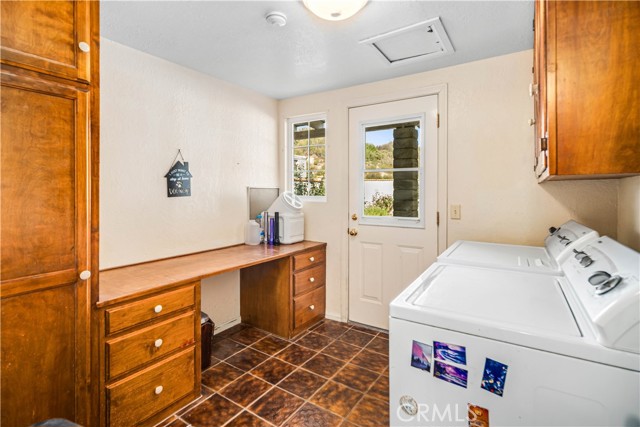 28132 Oak Spring Canyon, Canyon Country CA: https://media.crmls.org/medias/212c59c3-7c18-4bae-8f49-a7b0625c3393.jpg