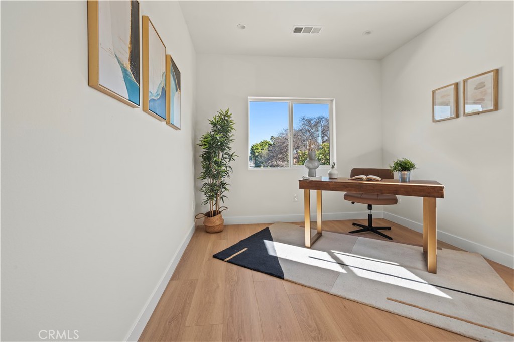 MLS #OC25253877 image #10