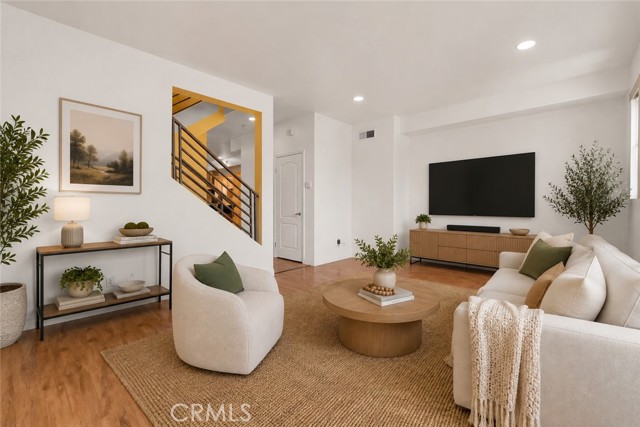 Front Image Thumbnail for CRIV26210382