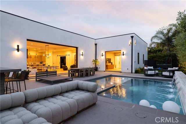 Detail Gallery Image 3 of 44 For 1615 Anita Ln, Newport Beach,  CA 92660 - 4 Beds | 4/1 Baths