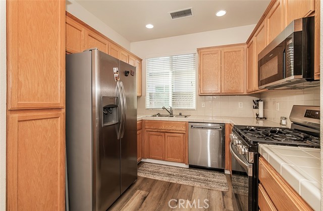 Detail Gallery Image 11 of 31 For 325 Birch Ln, Dinuba,  CA 93618 - 3 Beds | 2 Baths