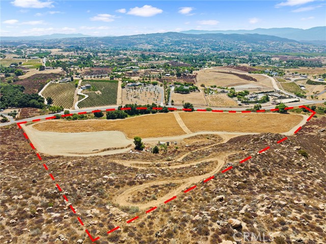 36520 E Benton Road, Temecula CA: https://media.crmls.org/medias/212da630-b6e9-4e91-8448-8f5b14ebe653.jpg