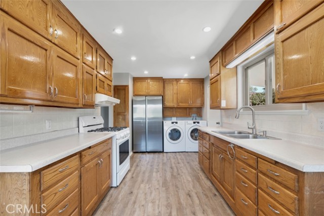 Detail Gallery Image 11 of 33 For 25030 Atwood Bld, Newhall,  CA 91321 - 4 Beds | 2 Baths