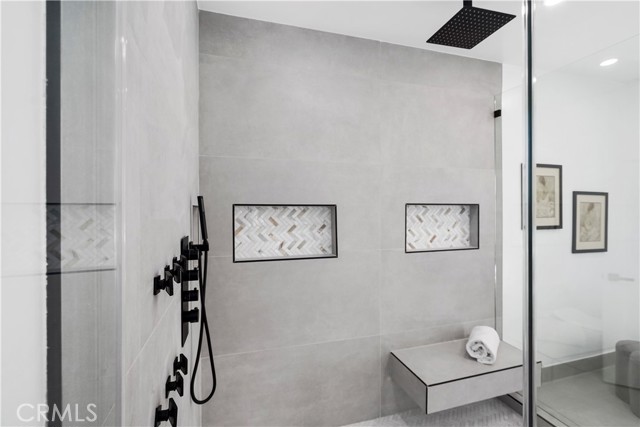 4230 Alonzo Avenue, Encino CA: https://media.crmls.org/medias/212e0b67-698d-40c5-9e37-167c941ee9f9.jpg