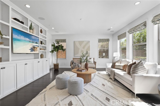12 Gardenia, Lake Forest CA: https://media.crmls.org/medias/212eb81b-325e-4b80-94b7-43fe712922df.jpg