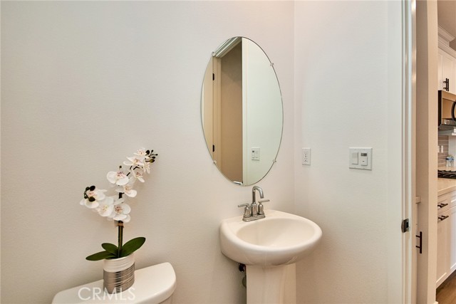 Detail Gallery Image 20 of 39 For 944 N Divino Privado, Ontario,  CA 91764 - 3 Beds | 3/1 Baths