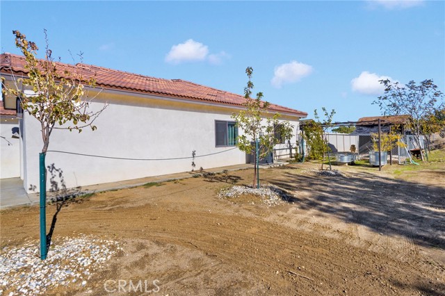 Detail Gallery Image 6 of 71 For 8357 Macron, Oak Hills,  CA 92344 - 4 Beds | 3 Baths