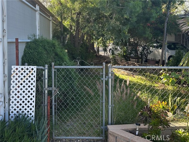 Detail Gallery Image 5 of 9 For 680 Camino Real, Hemet,  CA 92543 - 2 Beds | 2 Baths