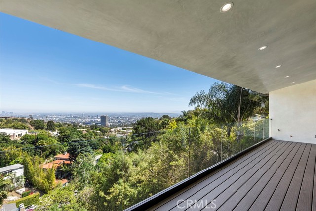 Detail Gallery Image 17 of 35 For 9336 Lloydcrest Dr, Beverly Hills,  CA 90210 - 3 Beds | 2 Baths