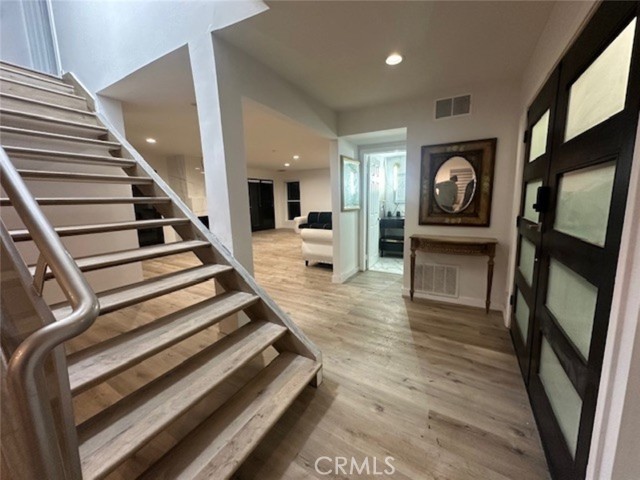 Detail Gallery Image 16 of 42 For 5128 Llano, Woodland Hills,  CA 91364 - 3 Beds | 3 Baths